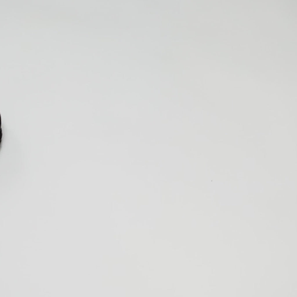 Video velcro paddy in black in a studio environment