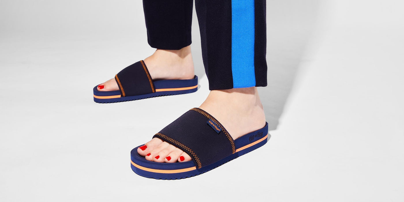 pool*neopren - dunkelblaue Sandale aus Scuba mit Kontrastnaht