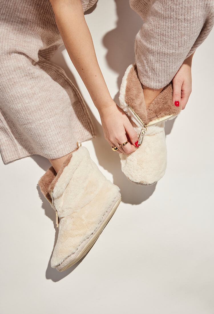flip*flop yeti Hausschuhe im Hüttenschuh-Stil aus warmen Fake Fur 