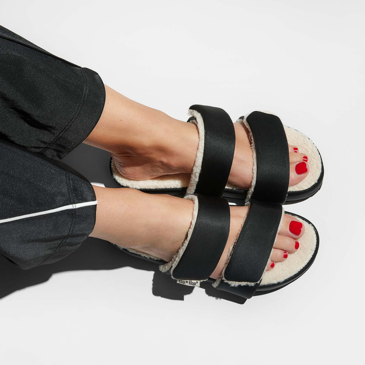 Black strap flip flops clearance